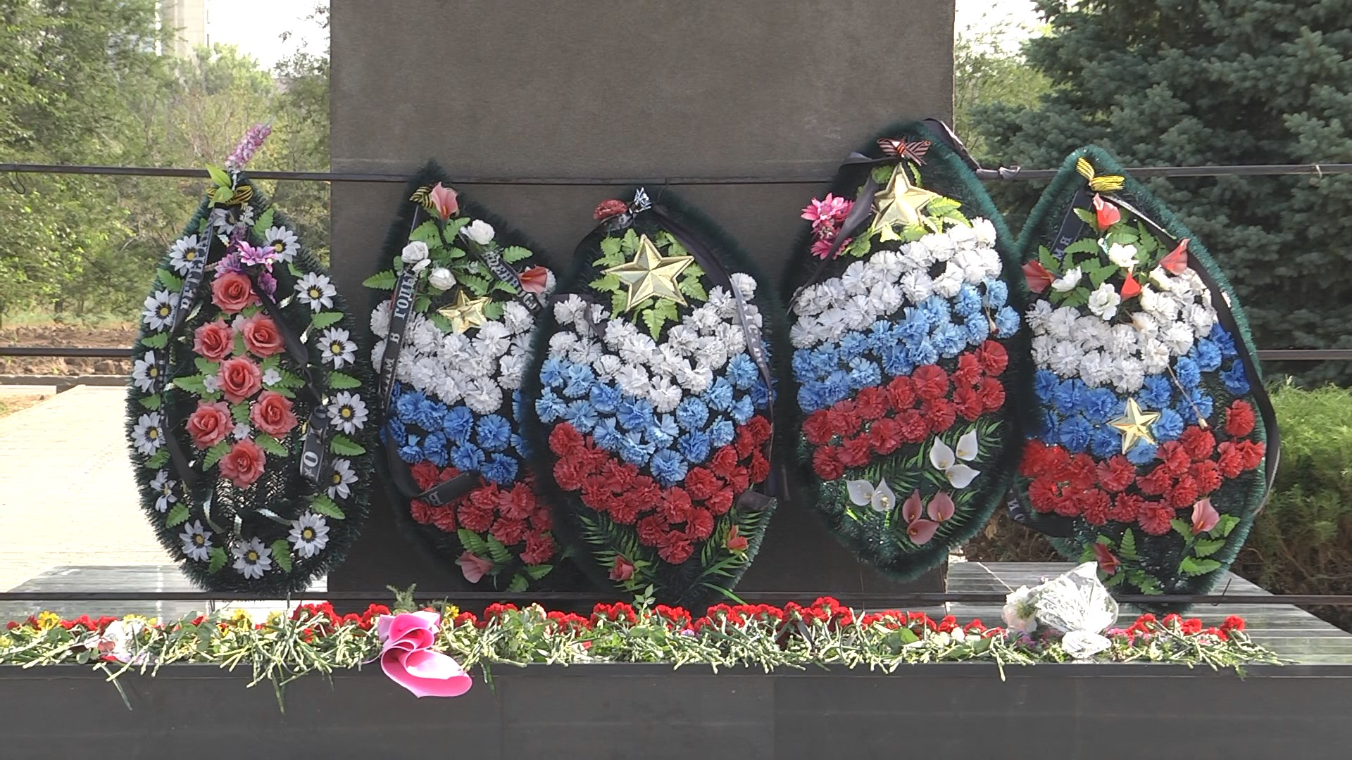 В Волжском почтили память жертв бомбардировки Сталинграда